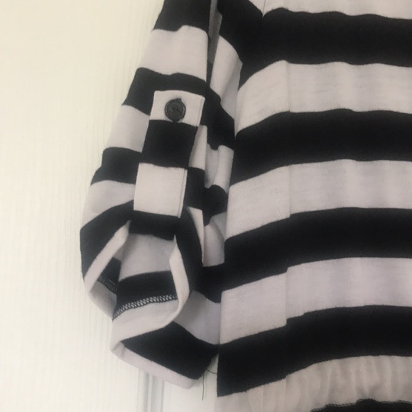 👙VENUS Black &White Striped Bathing Suit Cover👙 - Picture 4 of 9